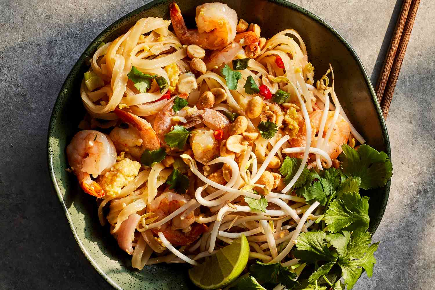 pad-thai-menikmati-lezatnya-hidangan