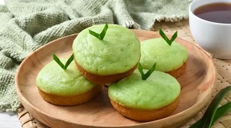 apem-pandan-tape-lezatnya-kue-aroma-pandan 