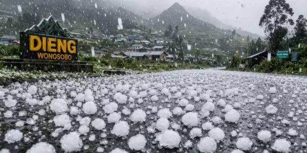 Hujan Es Guyur Dieng