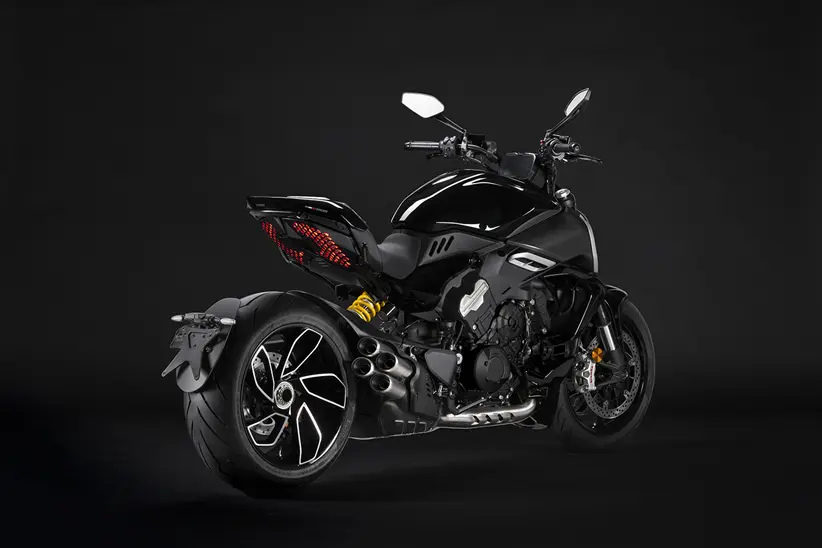 Ducati Diavel V4